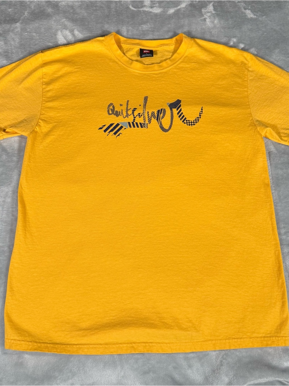 Vintage Quiksilver Script Logo T Shirt Mens Large Skate Surf Grunge Y2K Gold